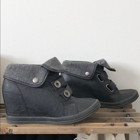 Call it Spring ankle booties - Picture 3 of 8